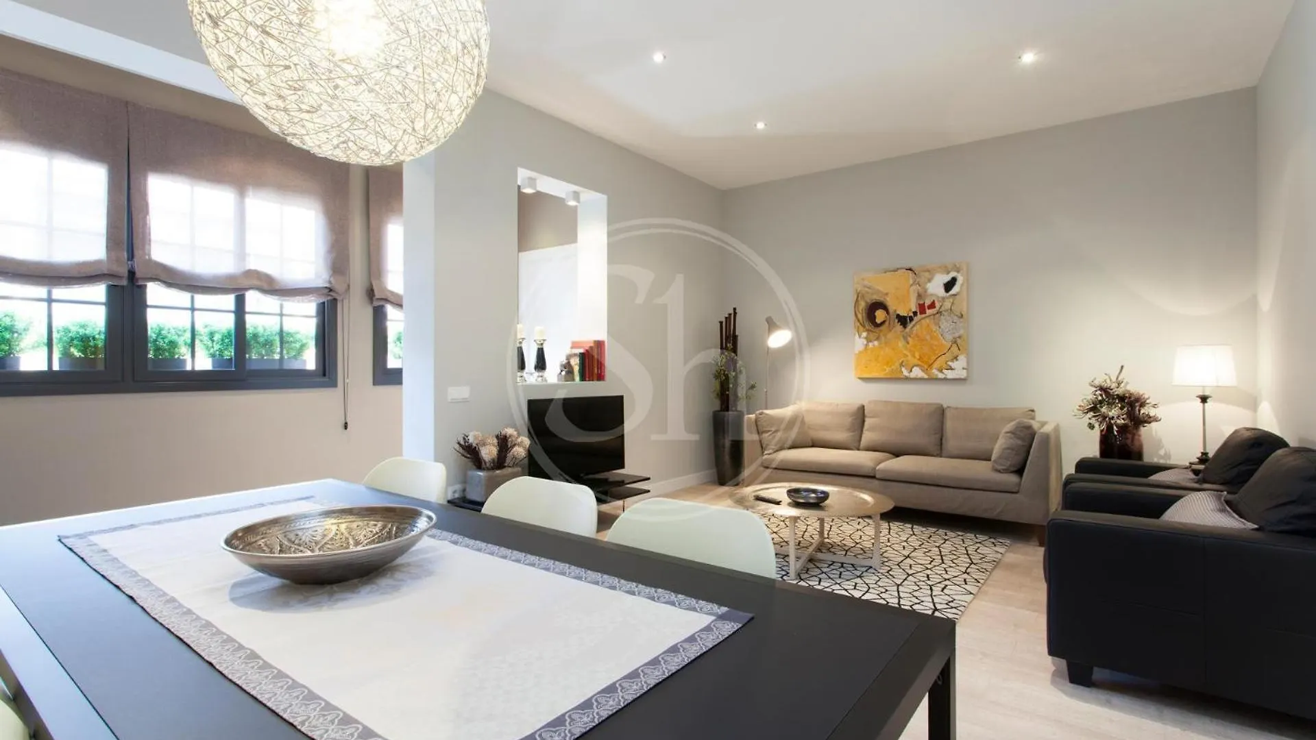 Modern Eixample Apartment Барселона