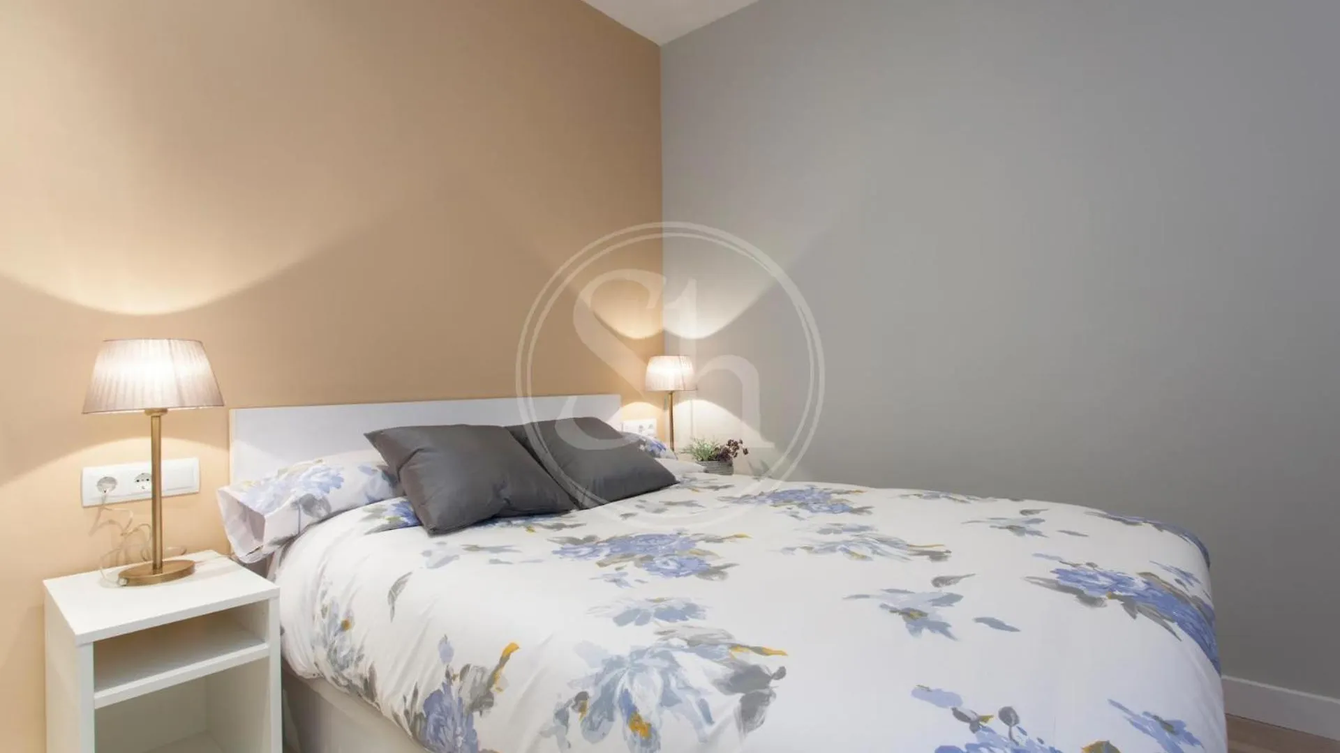 Modern Eixample Apartment Барселона Испания
